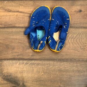 Kids Blue and Yellow Swim Shoes, Boys 32 (XL, 10/12)